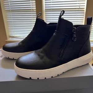 Vionic Black Brinkley Sneaker